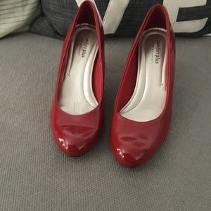 Comfort Plus red, 2.5 inch heels. Size 7w